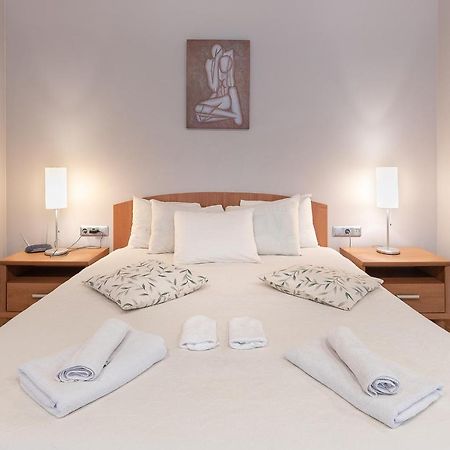 Room In Bb - Valensija - Suite For Two In Nice Hotel Jūrkalne エクステリア 写真