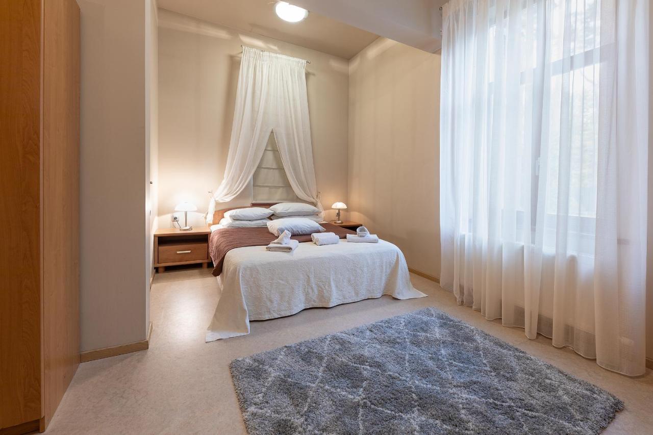 Room In Bb - Valensija - Suite For Two In Nice Hotel Jūrkalne エクステリア 写真